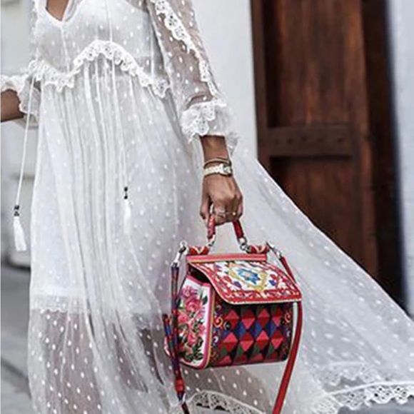 SOLD !  NWOT - WHITE CASUAL LACE V NECK LACE DRESS - SIZE M - Picture 4 of 8